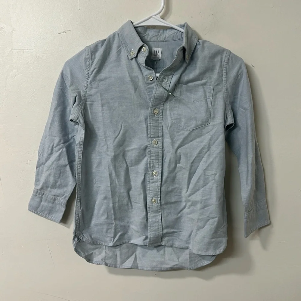 Gap button up